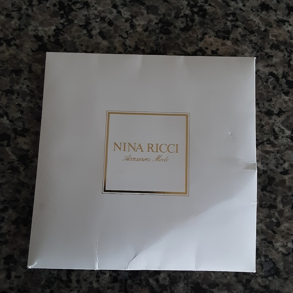 Nina Ricci White Box with Gold Detailing